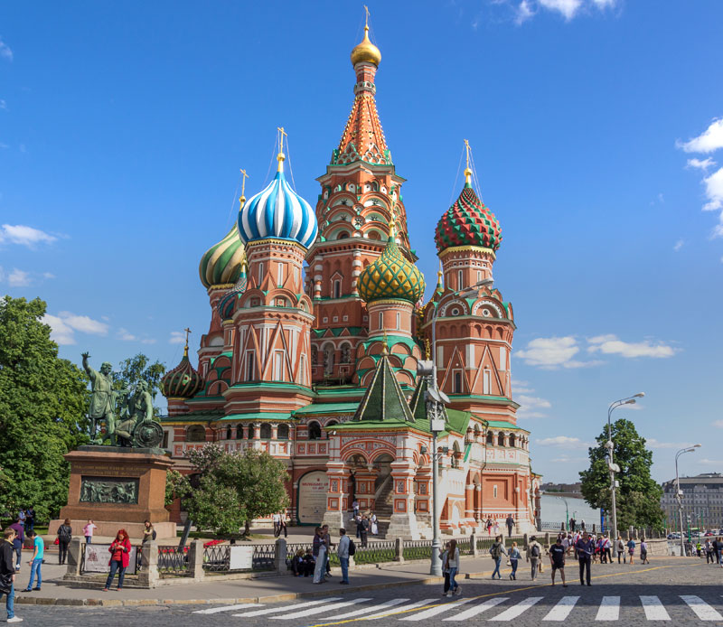 A fairytale in colors, Russia’s iconic crown
